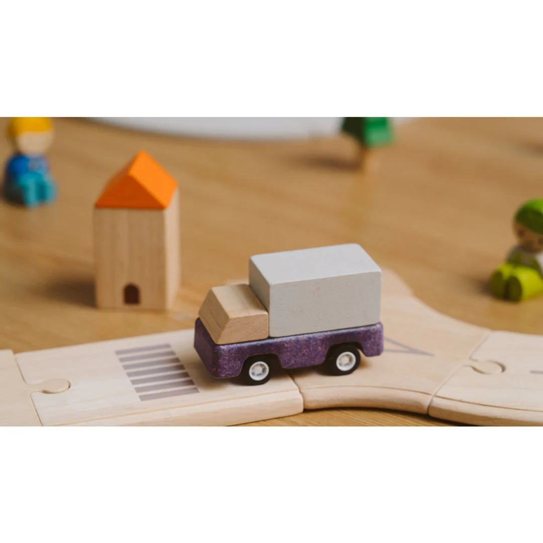Purple Delivery Truck - Image 2