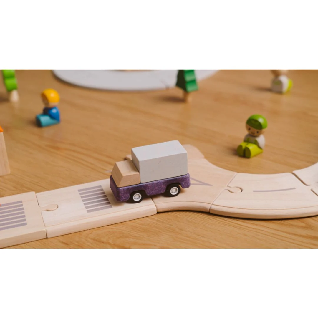 Purple Delivery Truck - Image 3